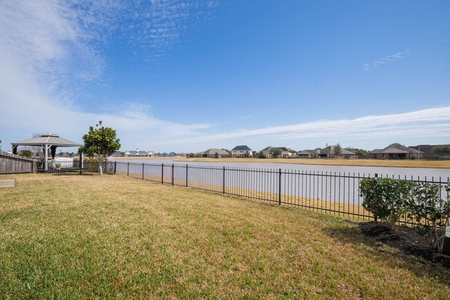 Building Photo - 835 Aqua Vista Ln