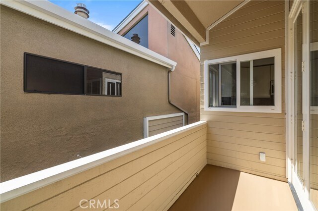 Building Photo - 507 Narcissus Ave