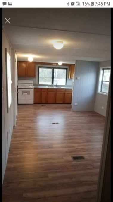 Primary Photo - 18015 Park Ave