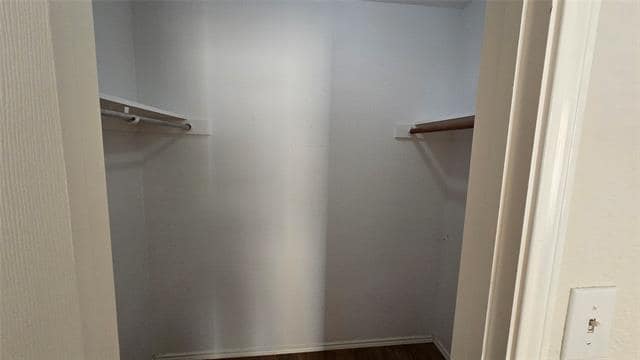 Building Photo - 18064 Kelly Blvd