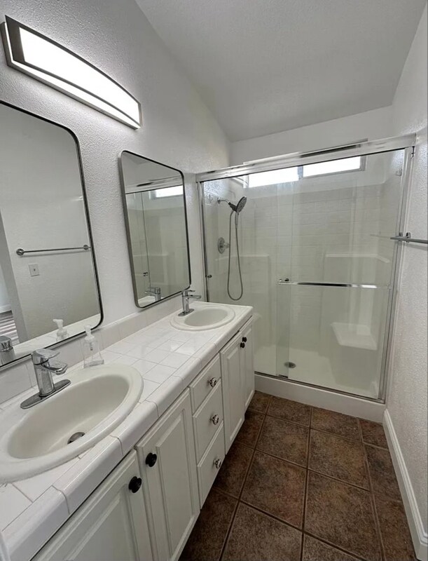 Building Photo - 5444 W Sunnyside Ct