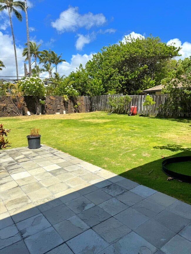 Building Photo - Dune Circle - Renovated three bedroom, two...
