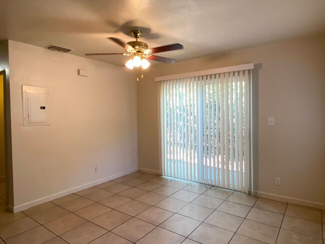 Building Photo - Spacious Duplex with Two Bedrooms, Two Bathrooms and Two Car Garage