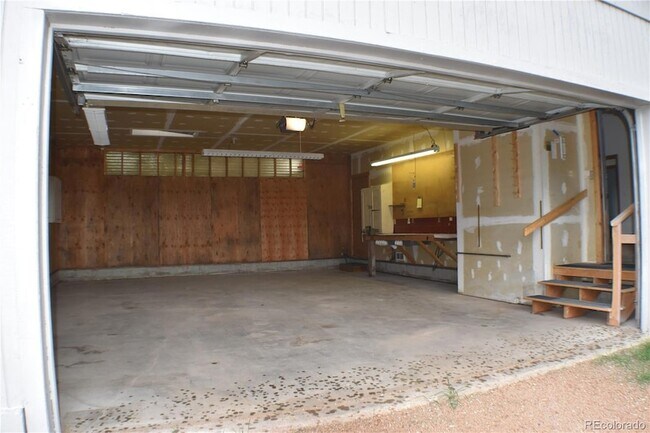 Building Photo - 1014 Elfin Glen Dr