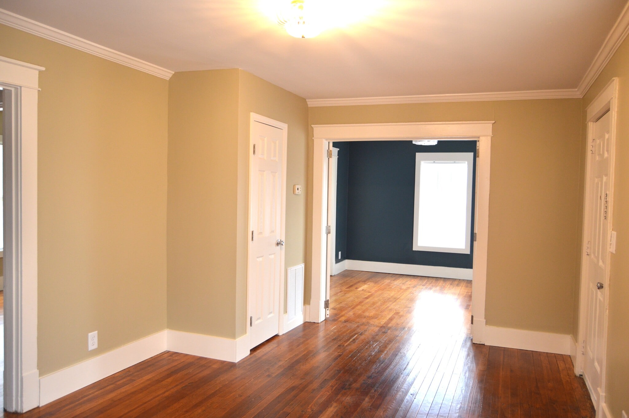 Building Photo - 404 Delaware Ave