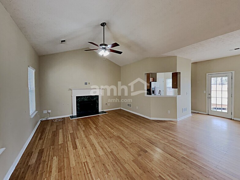 Building Photo - 4855 Lake Park Ter