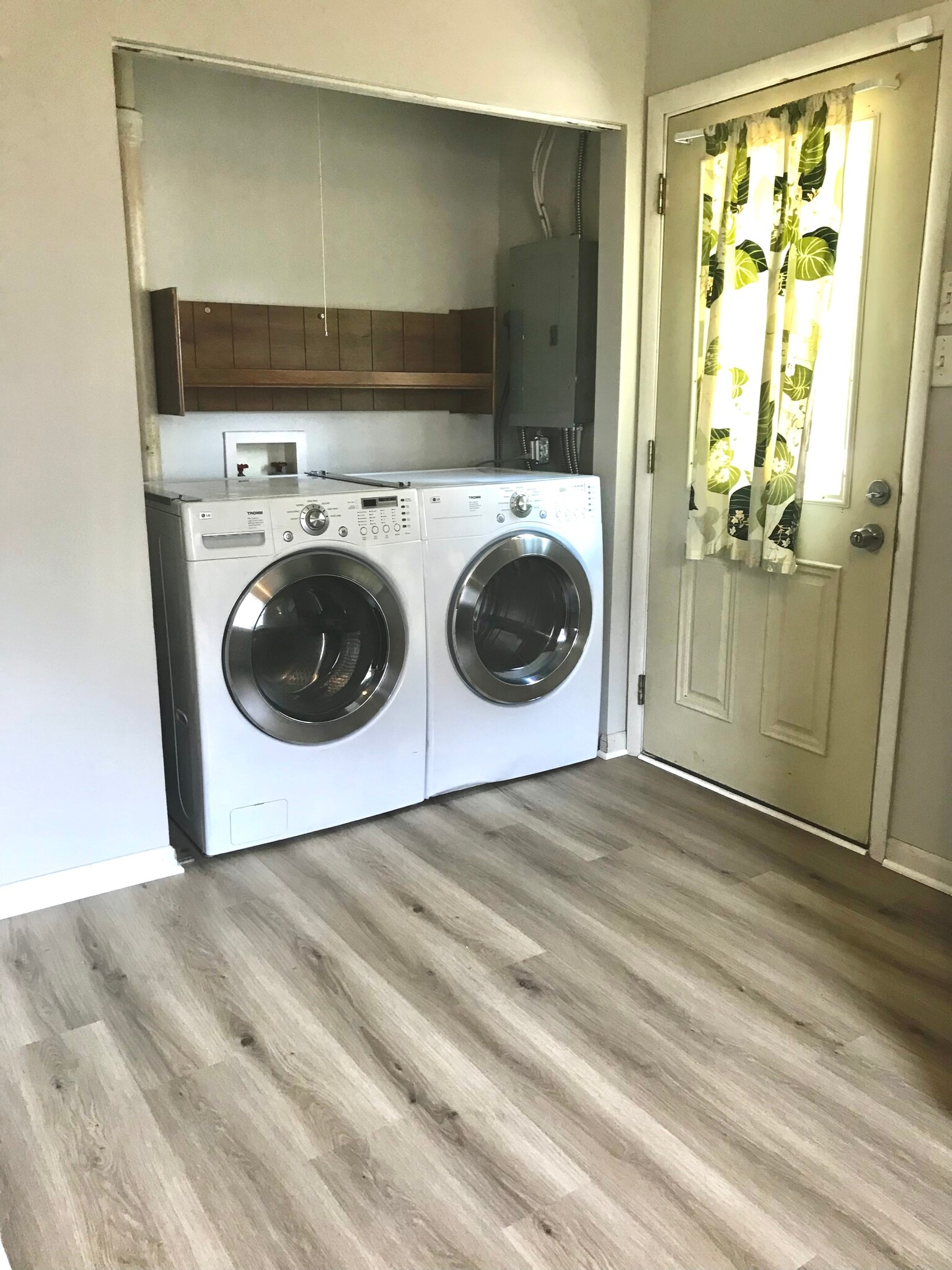 Washer/Dryer provided - 2217 Saint Paul St