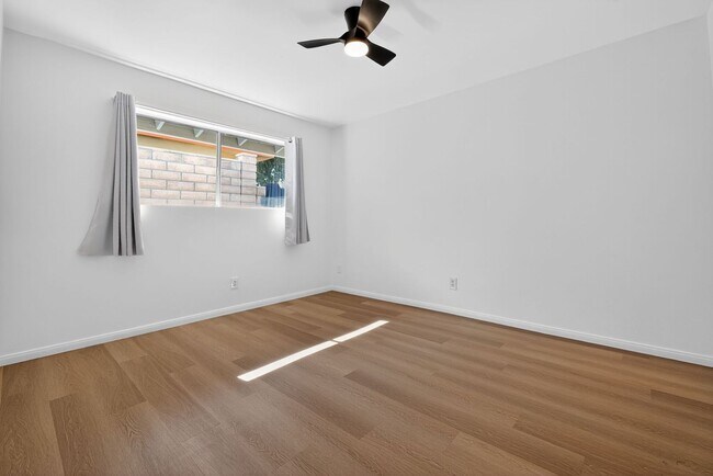 Building Photo - 44440 Acacia Dr