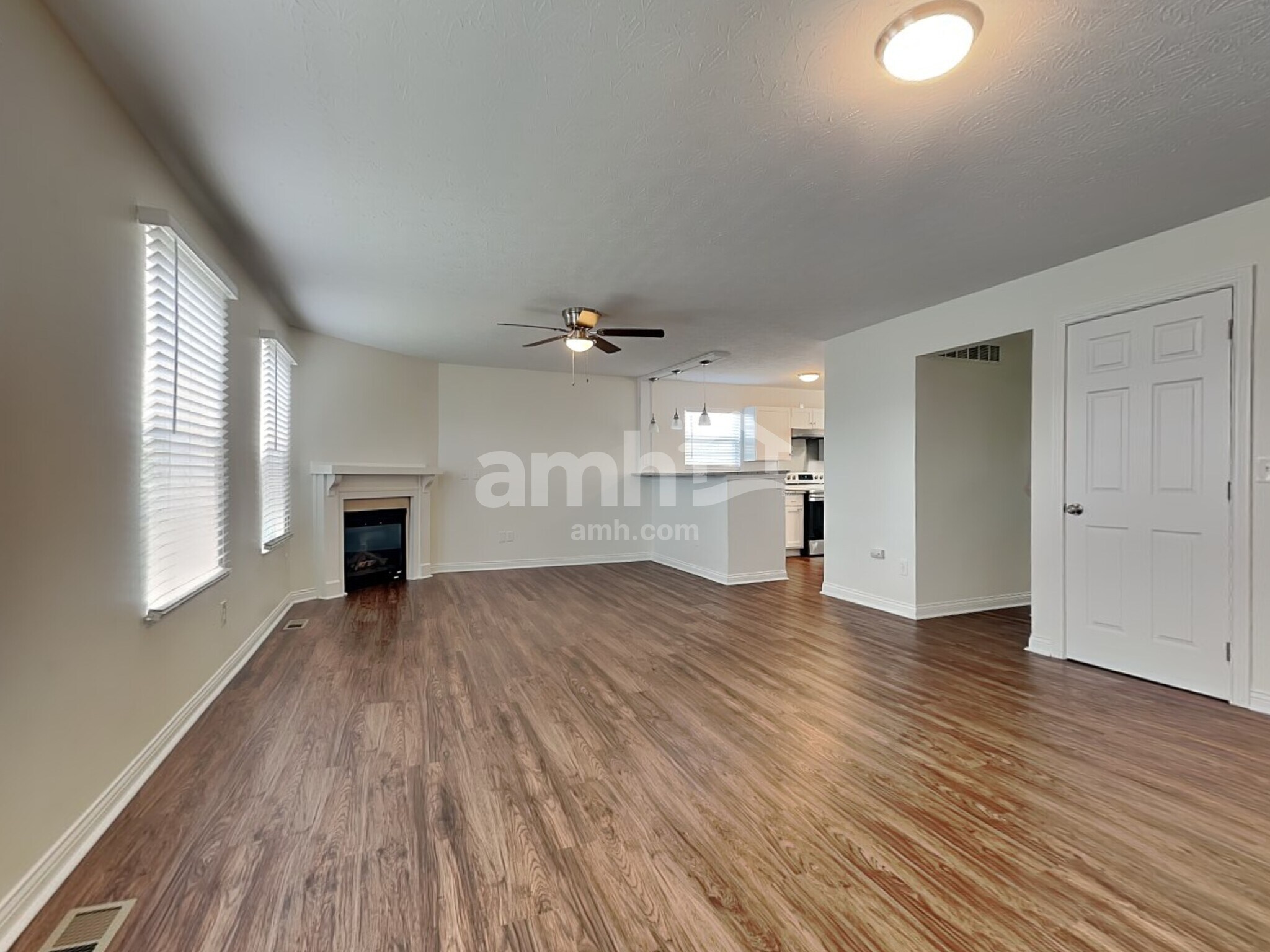 Building Photo - 10425 Sharpsburg Dr