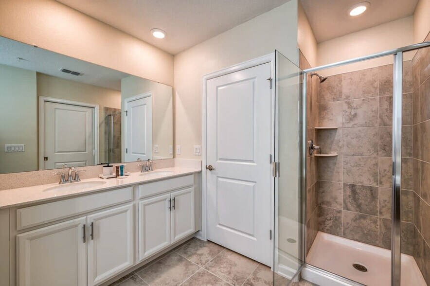 Building Photo - 879 Ocean Course Ave