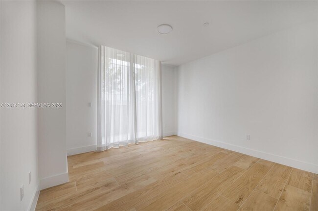 Building Photo - 3034 Oak Ave