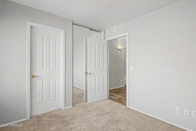 Building Photo - 842 W Sun Coast Dr