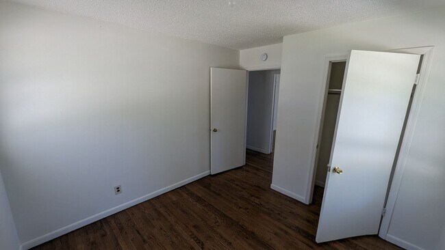 Building Photo - Detached Garage -2 Bedroom 1 Bath house- Drayton Mills Area