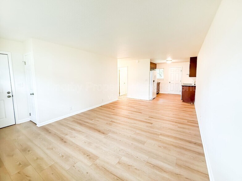Building Photo - 7490 Austin Dr