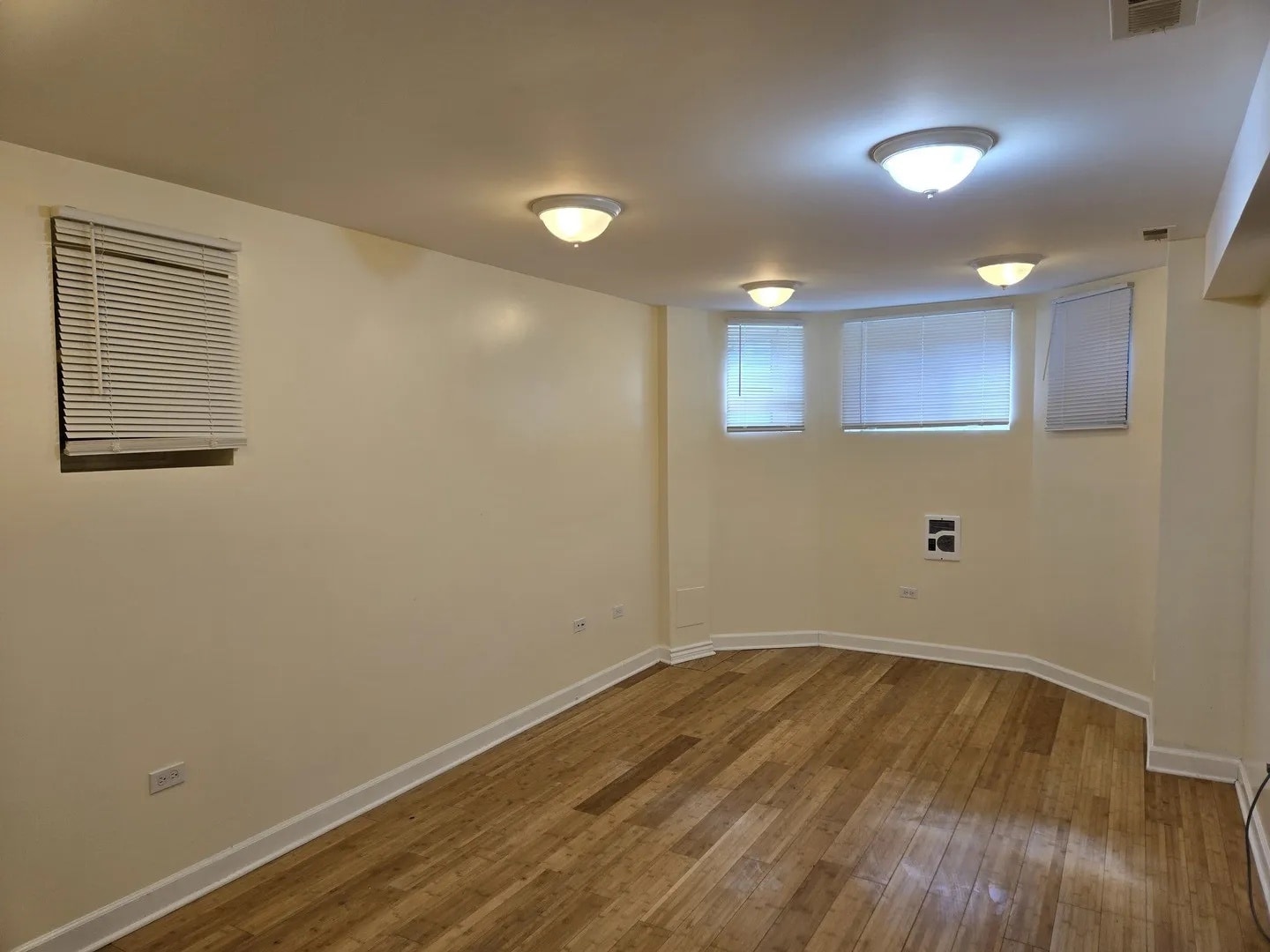 Building Photo - 6339 S Eberhart Ave