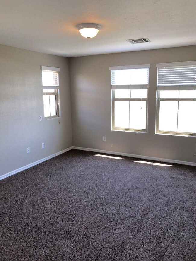 Building Photo - Coming Soon - 3 Story Town Home - Gated Community / Pool