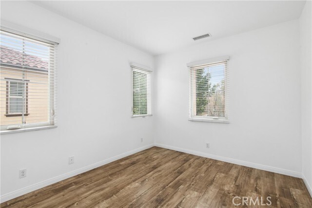 Building Photo - 207 Midvale