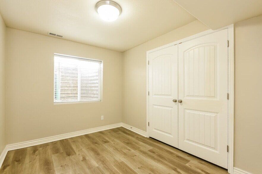 Building Photo - 1112 S 1425 W