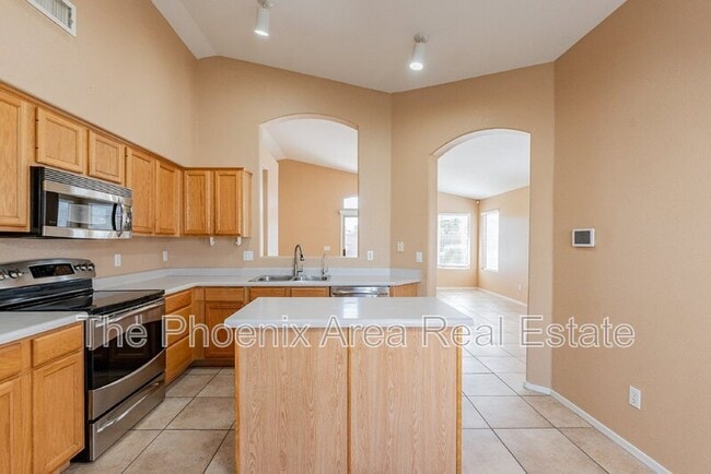 Building Photo - 1261 N Balboa Dr