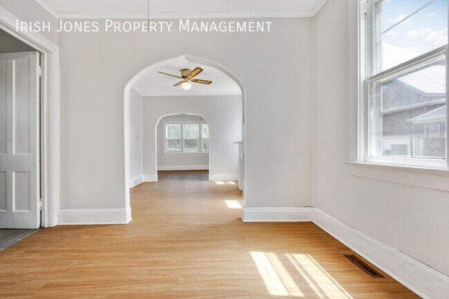 Building Photo - 84 10th St
