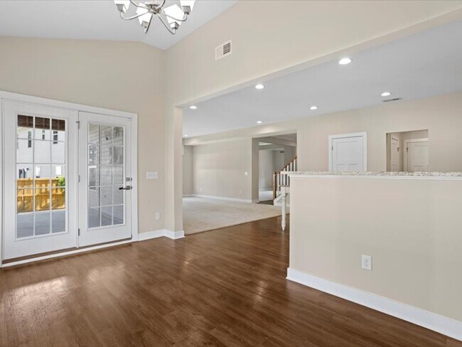 Building Photo - 120 Thames Valley Dr