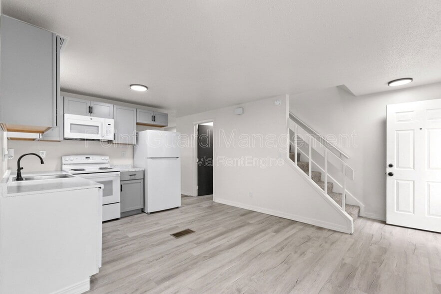 Interior Photo - Cleveland and Townpark Townhomes