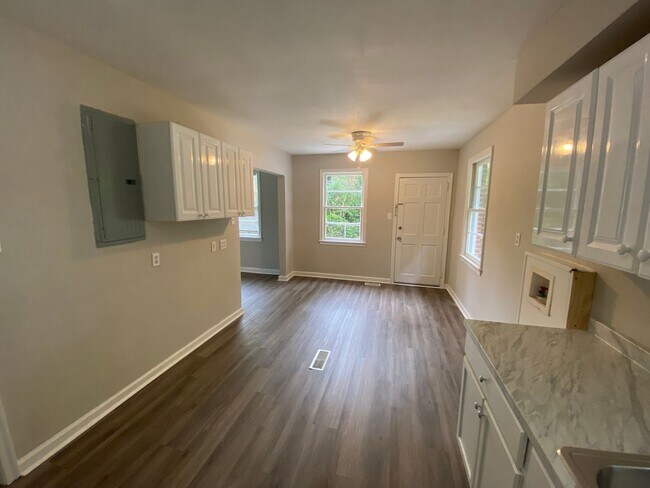 Building Photo - ***AVAILABLE NOW - TOTAL ELECTRIC - 3 Bedroom / 1 Bathroom Home for Rent in Columbus, GA***