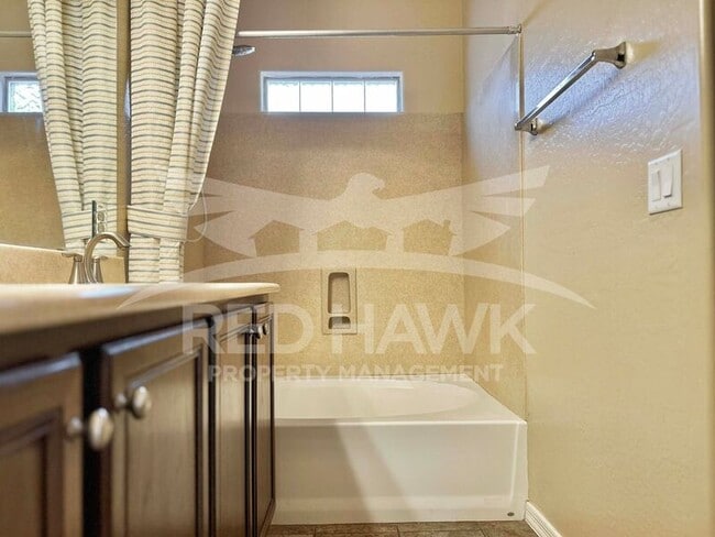 Building Photo - 1090 S Maverick St