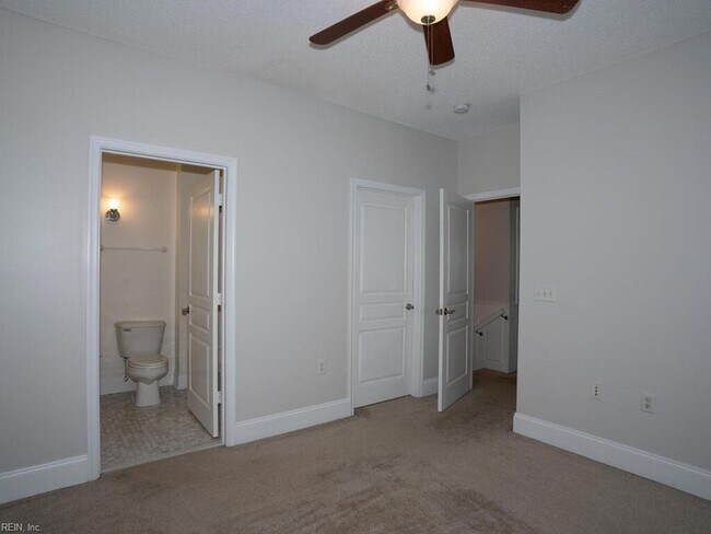 Building Photo - 2028 Smallbrooke Ct