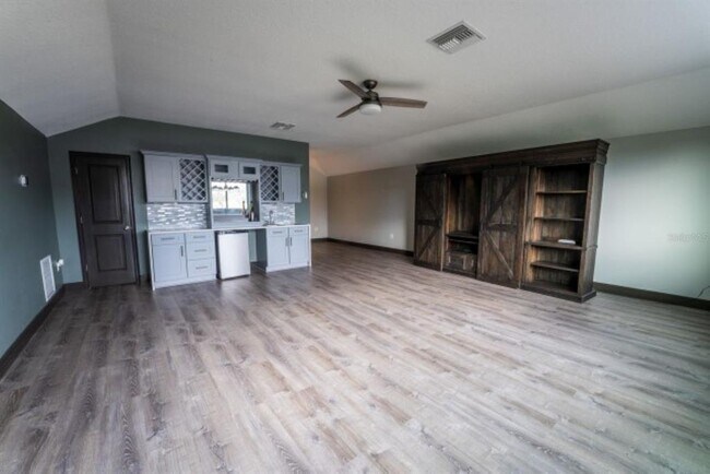 Building Photo - 913 Buckhurst Dr