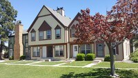 Building Photo - 2 Bedroom in Great Location