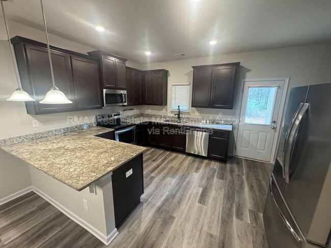 Building Photo - 2495 Barnesville Rd