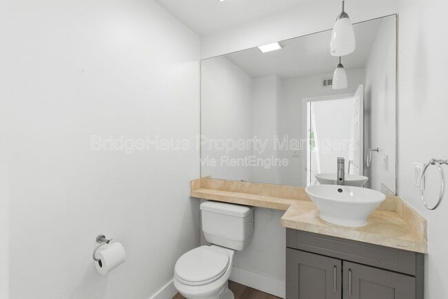 Building Photo - 4147 Bachman Pl