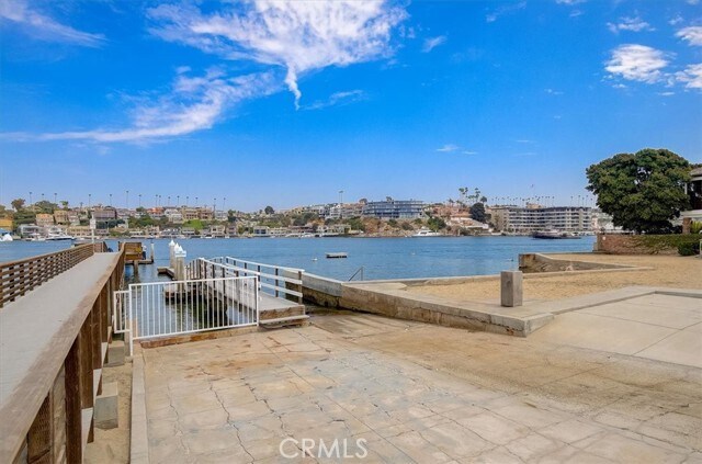 Building Photo - 2128 Miramar Dr