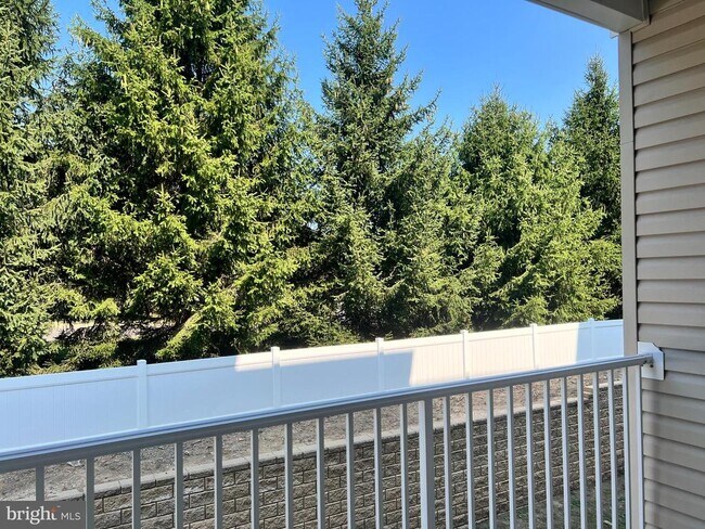 Building Photo - 422 Masterson Ct