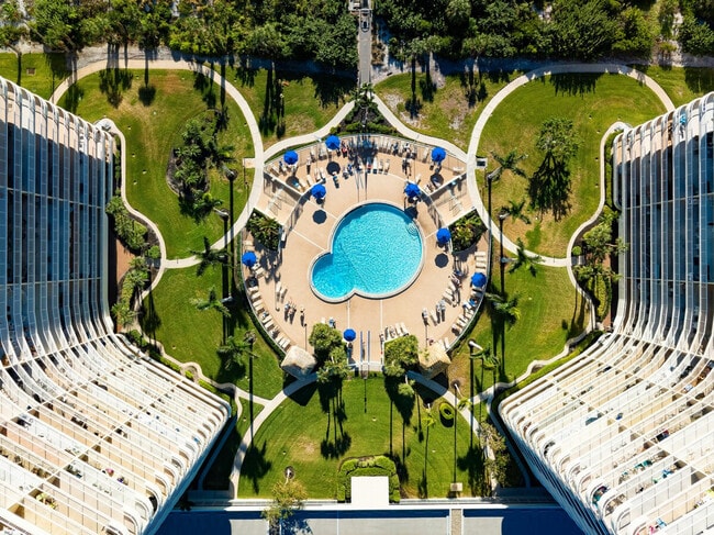 Building Photo - 380 Seaview Ct