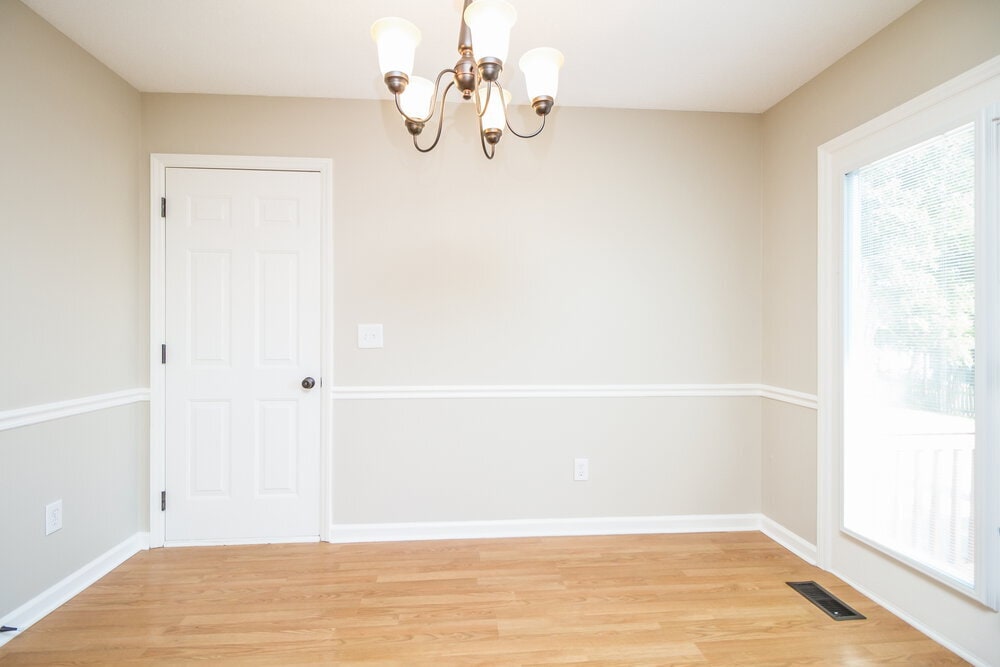 Building Photo - 2814 Meadowhill Dr