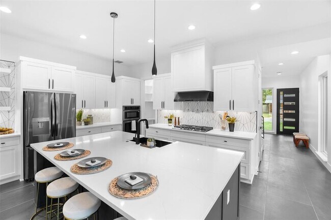 Building Photo - 6304 Middleham Pl