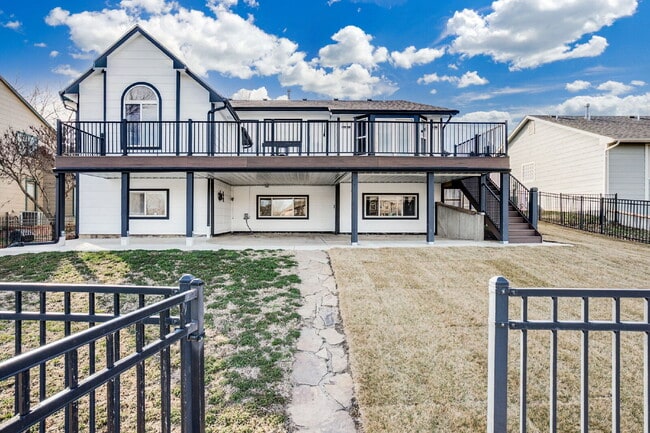 Building Photo - 112 S Springwood Dr