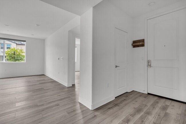 Building Photo - 1879 Union St