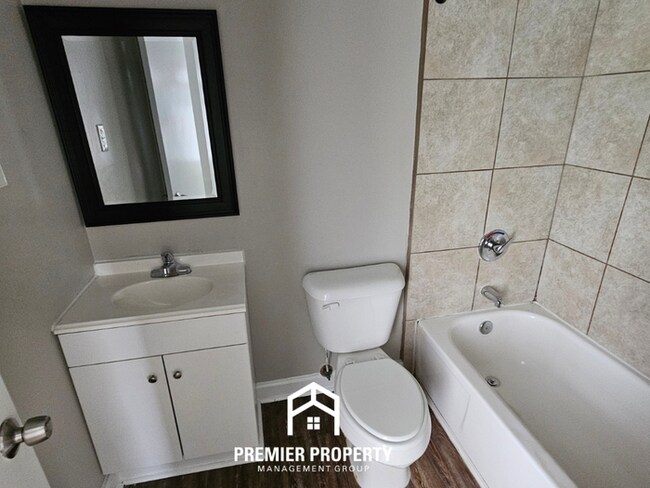 Building Photo - Charming 3BR/2BA Home in 38141 | Vaulted Ceilings, Fireplace & 2-Car Garage