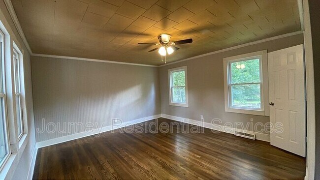 Building Photo - 539 W Weatherspoon St