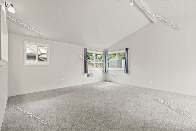Building Photo - Gladstone Charmer | 3 Bedroom 2 Bathroom H...