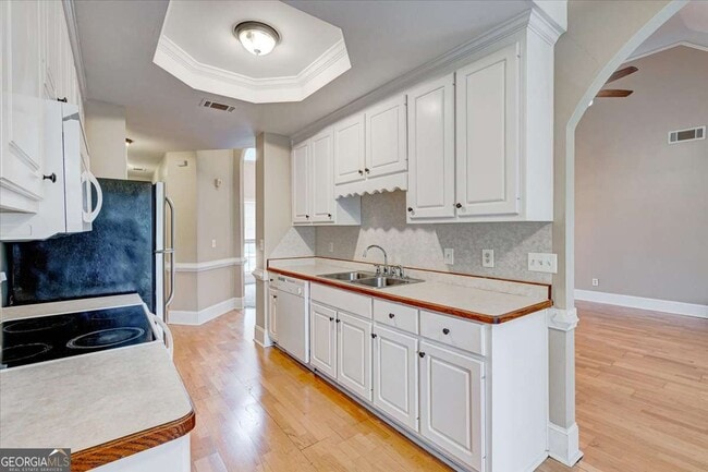 Building Photo - 25 Wisteria Cir