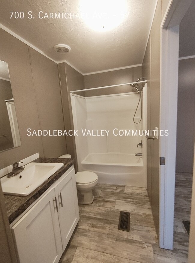 Building Photo - 700 S Carmichael Ave