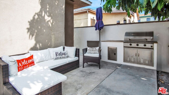 Building Photo - 252 E 47th St