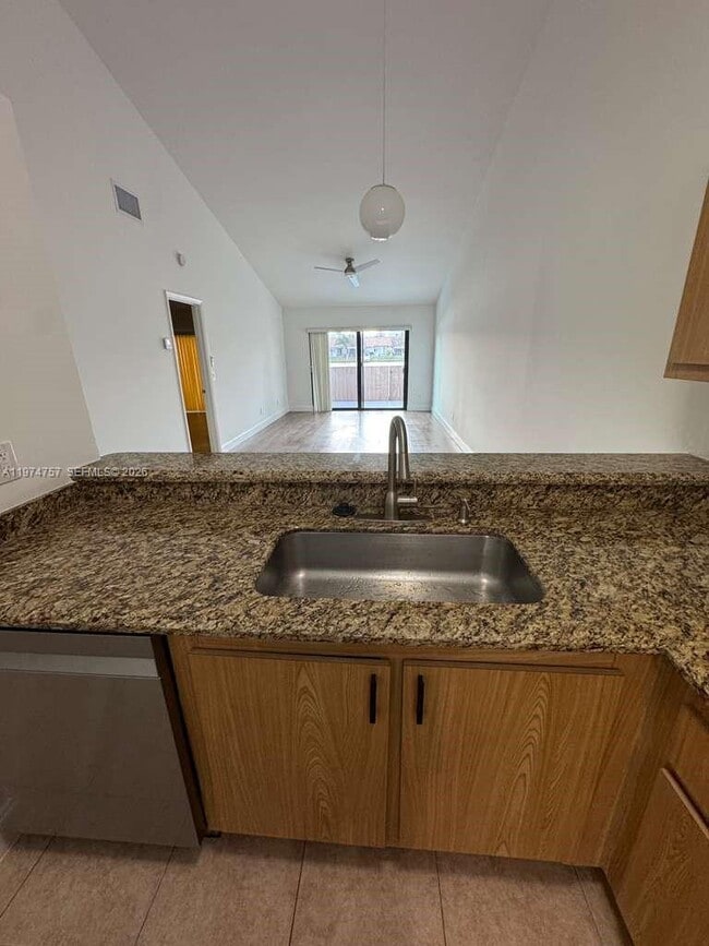 Building Photo - 5763 N Park Rd