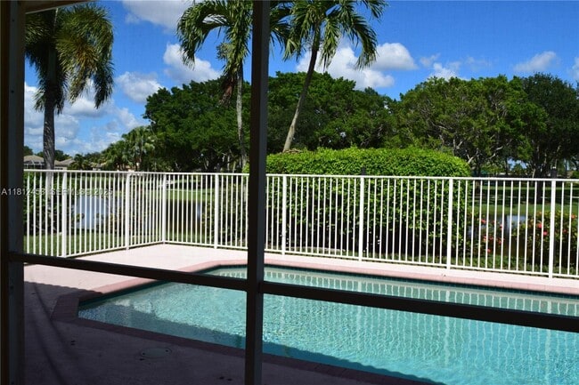 Building Photo - 991 Crestview Cir