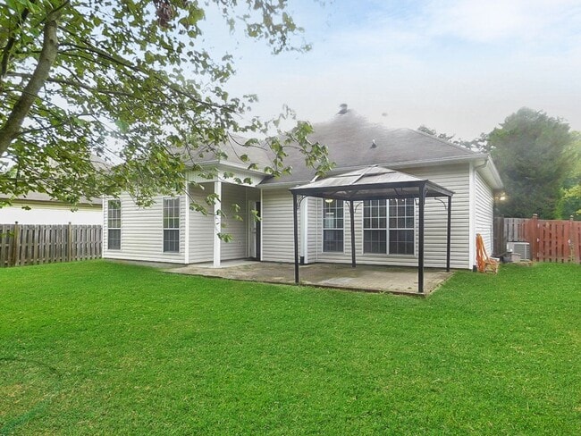 Building Photo - 308 Park Village Dr