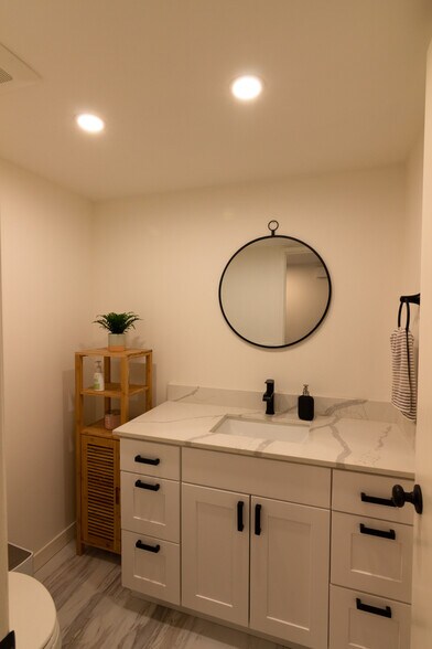 Downstairs Bath - 24333 SE 42nd St